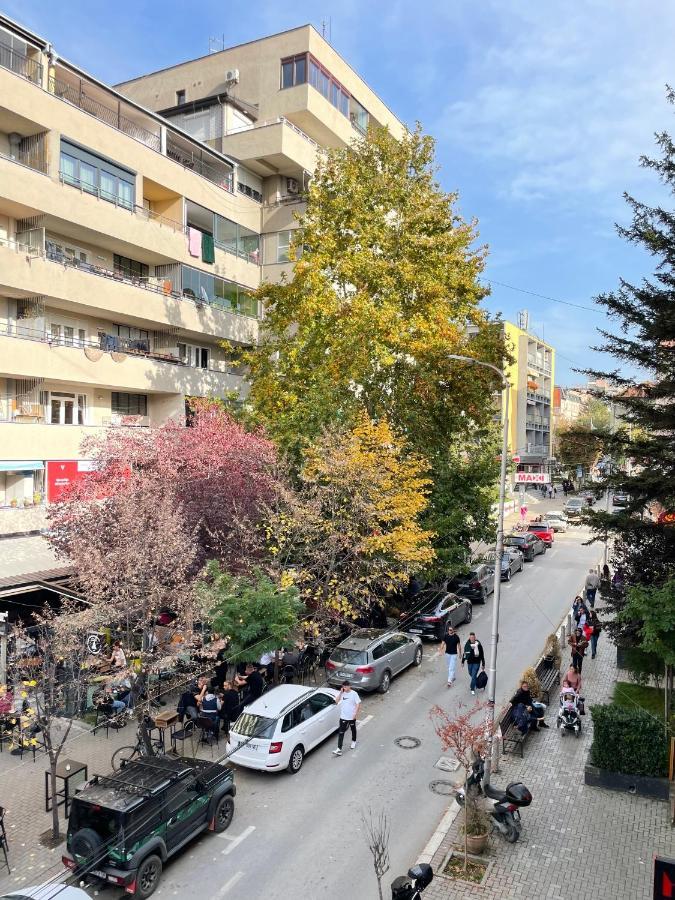 Sunny & Bright Central Pristina Exterior photo